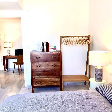 Inspiring Apartment In Carihuela Beach Torremolinos Eksteriør billede